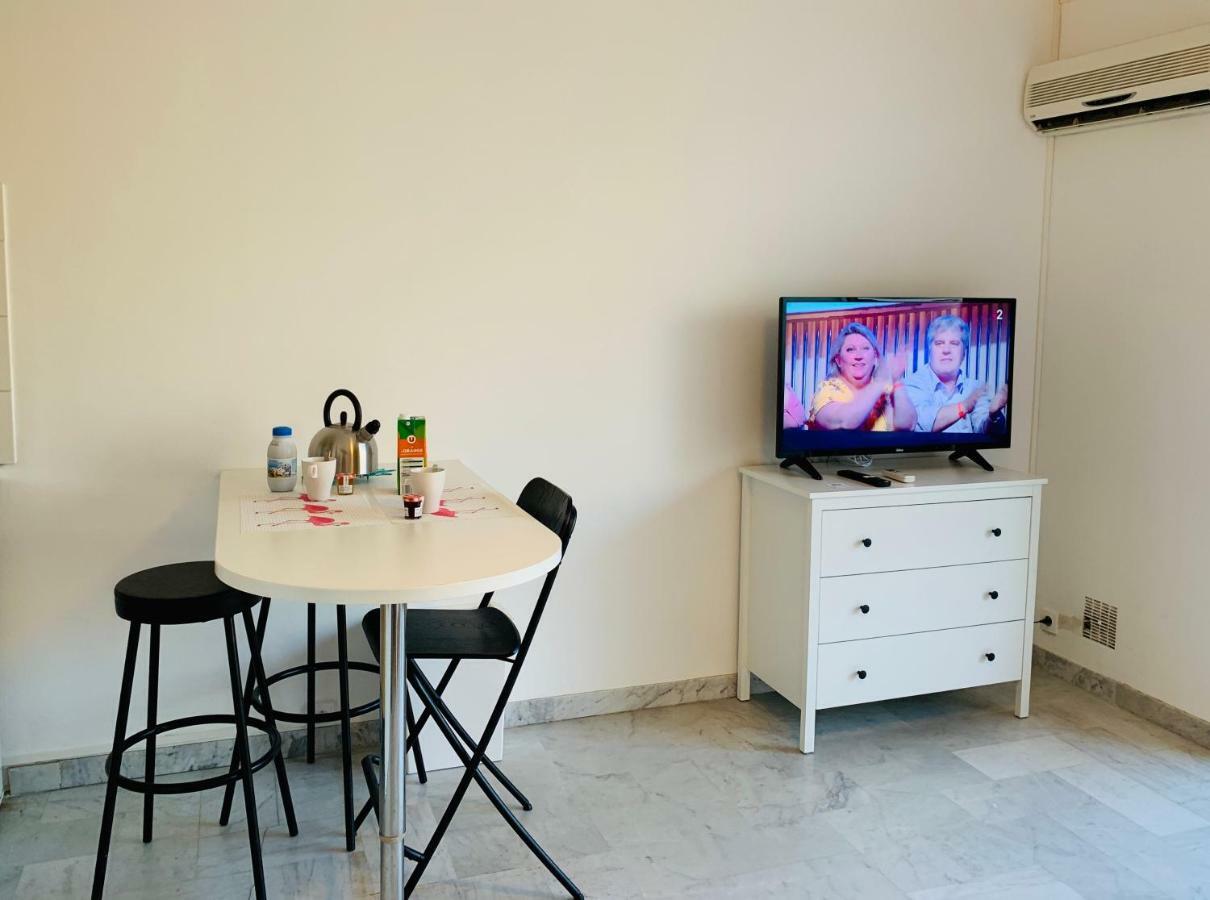 Les Appartements De Lina-Self Check In Ла-Гранд-Мот Экстерьер фото